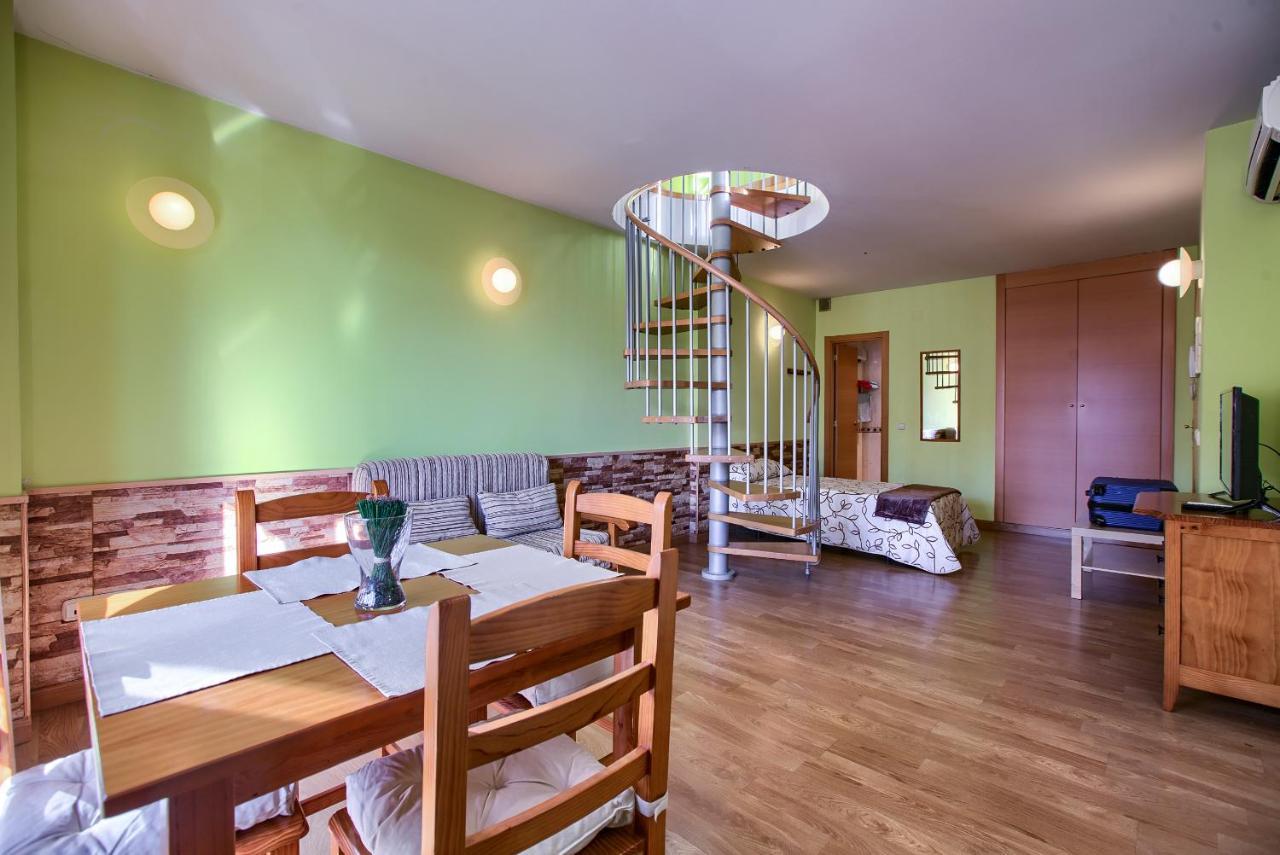 Apartamentos Barajas Madrid Exteriér fotografie