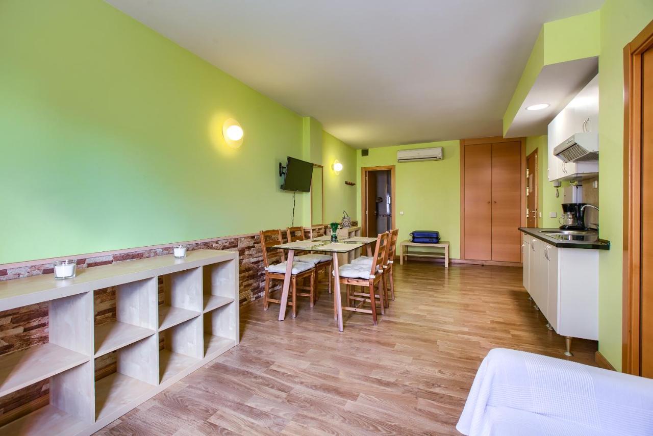 Apartamentos Barajas Madrid Exteriér fotografie